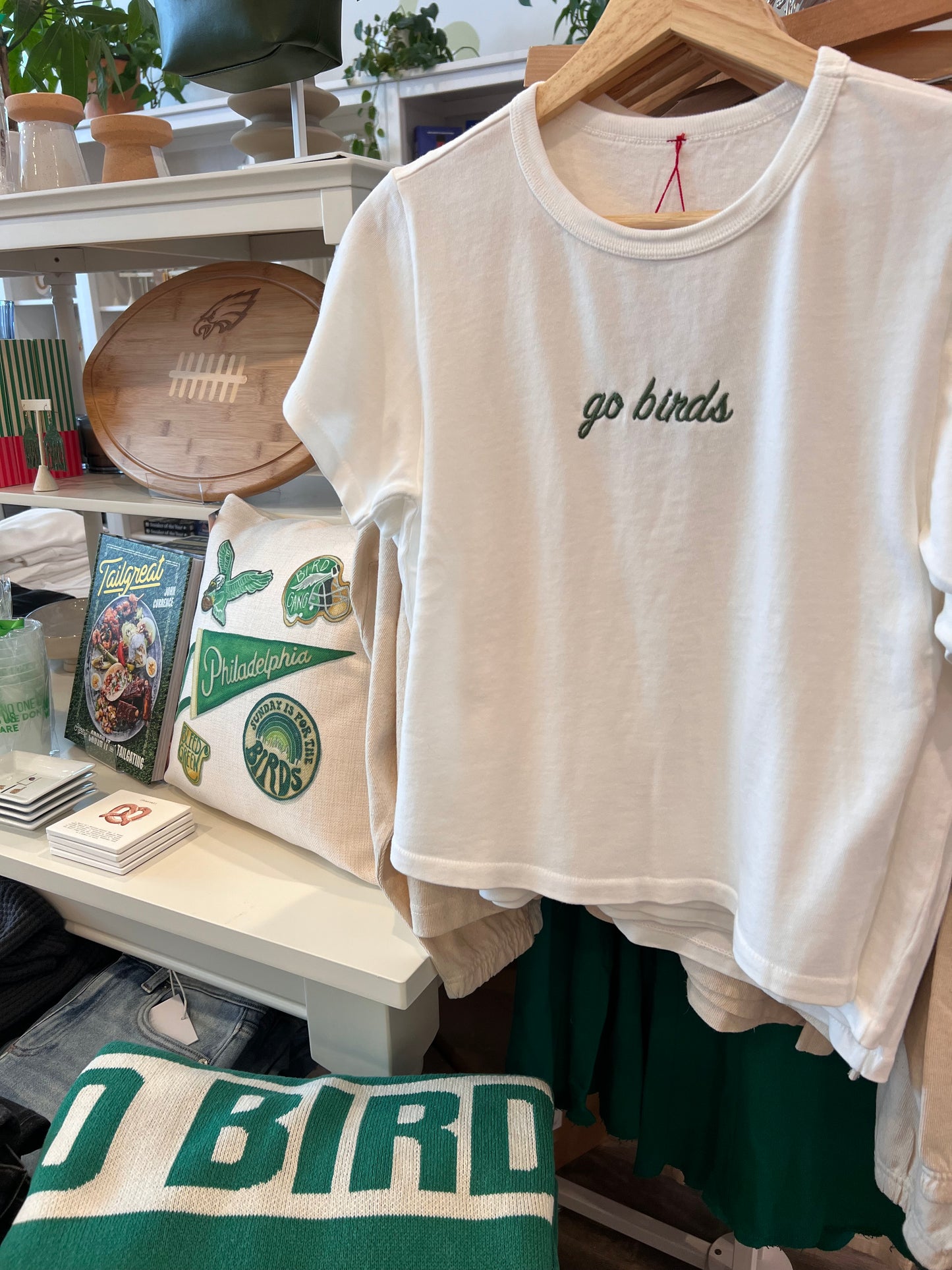 GO BIRDS BABY TEE
