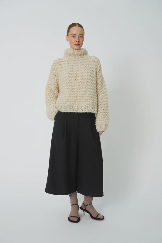 HAND KNITTED PERU SWEATER
