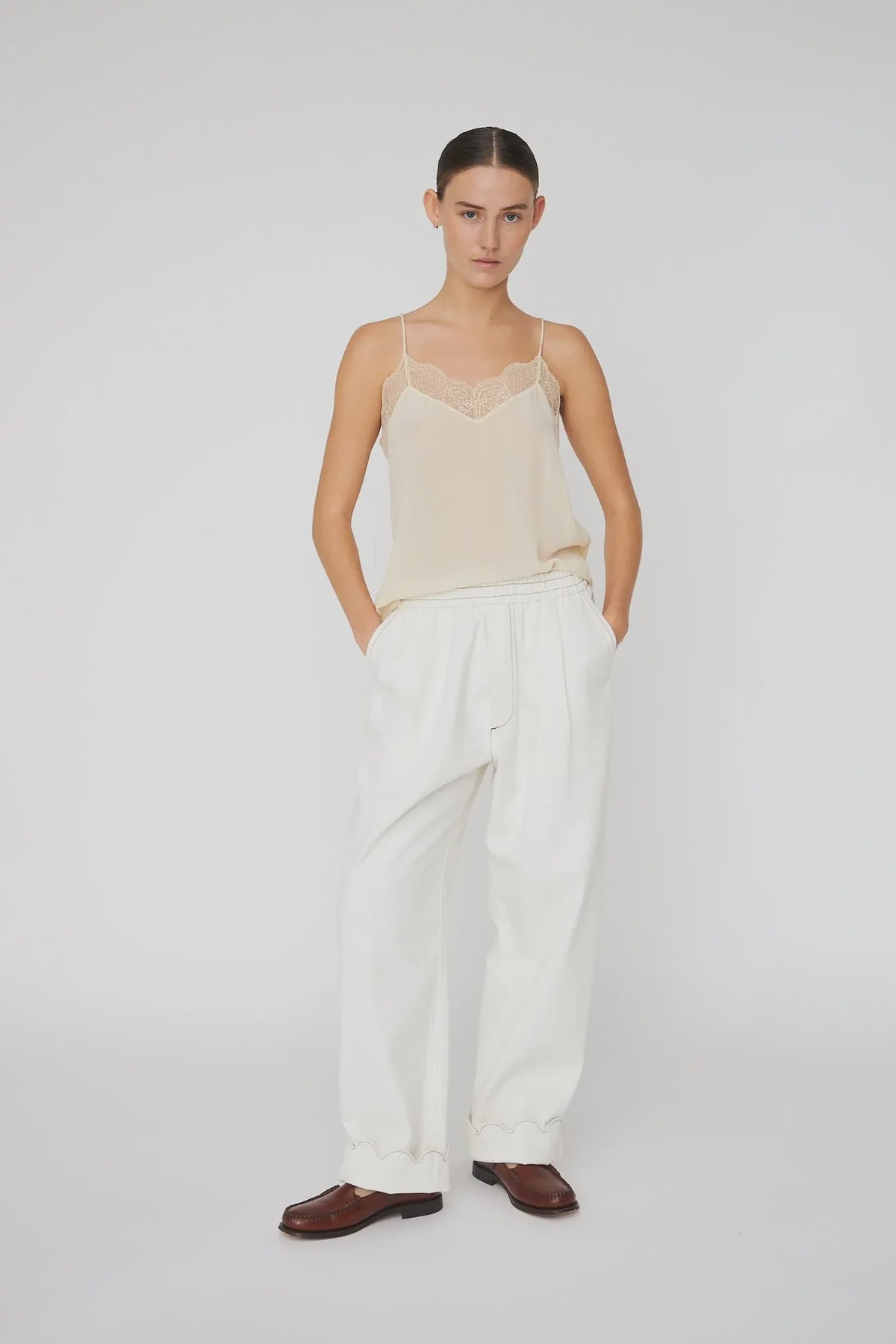 CARROT SHAPE PANTS