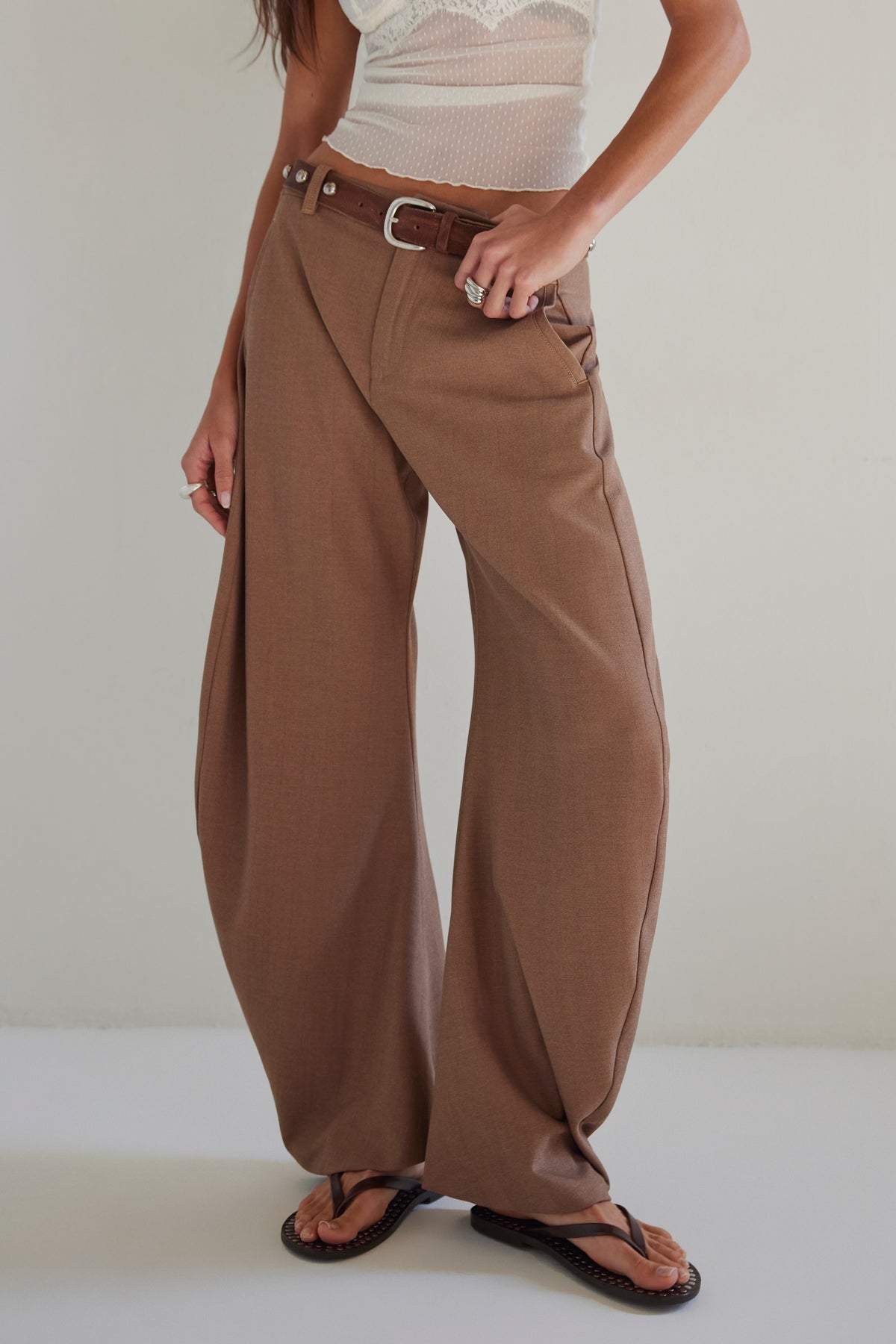 SPOTLIGHT TROUSER / BROWN