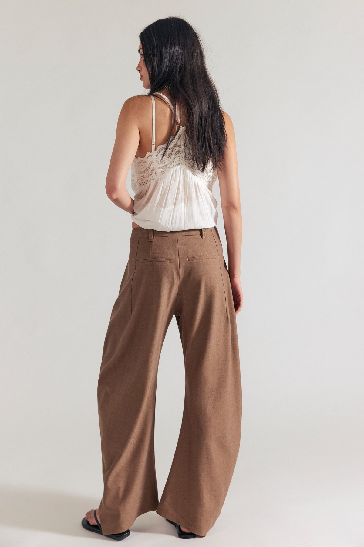 SPOTLIGHT TROUSER / BROWN