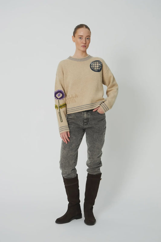 KNITTED SWEATER WITH EMBRIODERY