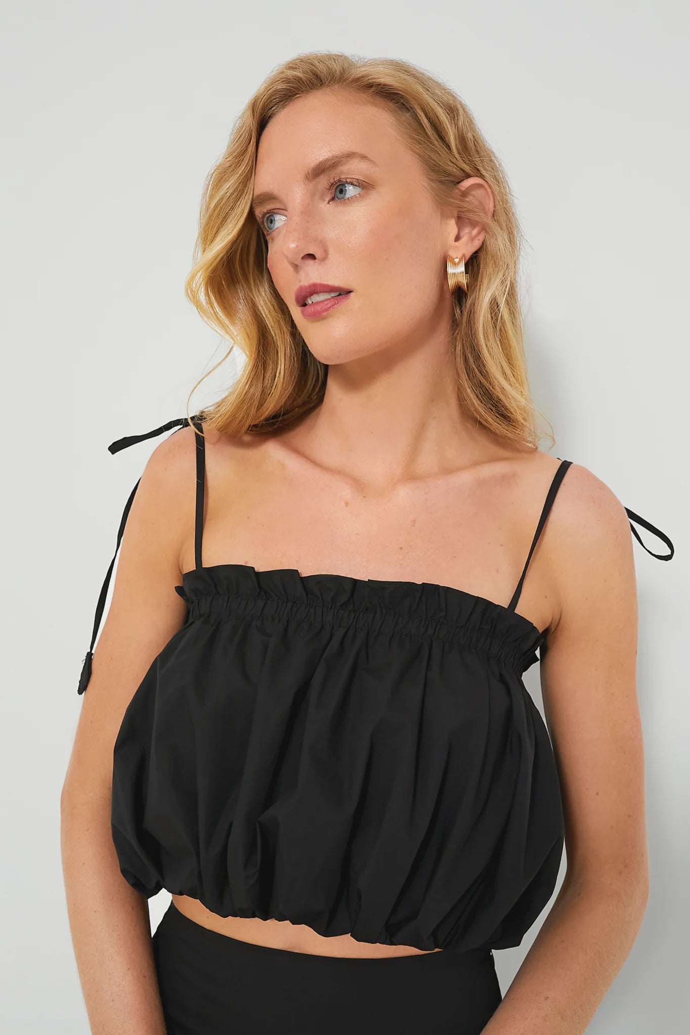 BUBBLE HEM TIE SHOULDER TOP